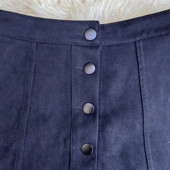 4 FOR $25 - NWOT Black Suede Mini Skirt - Picture 3 of 6